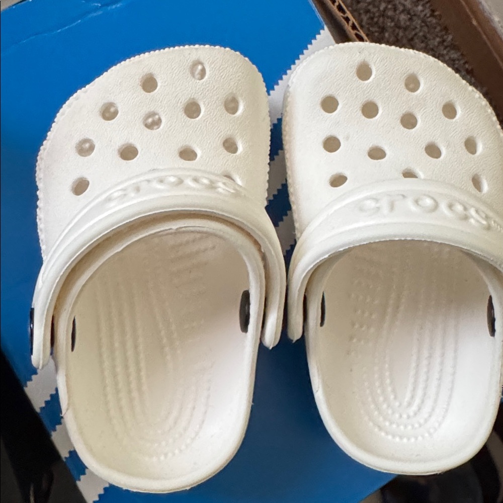 CROCS size 2c